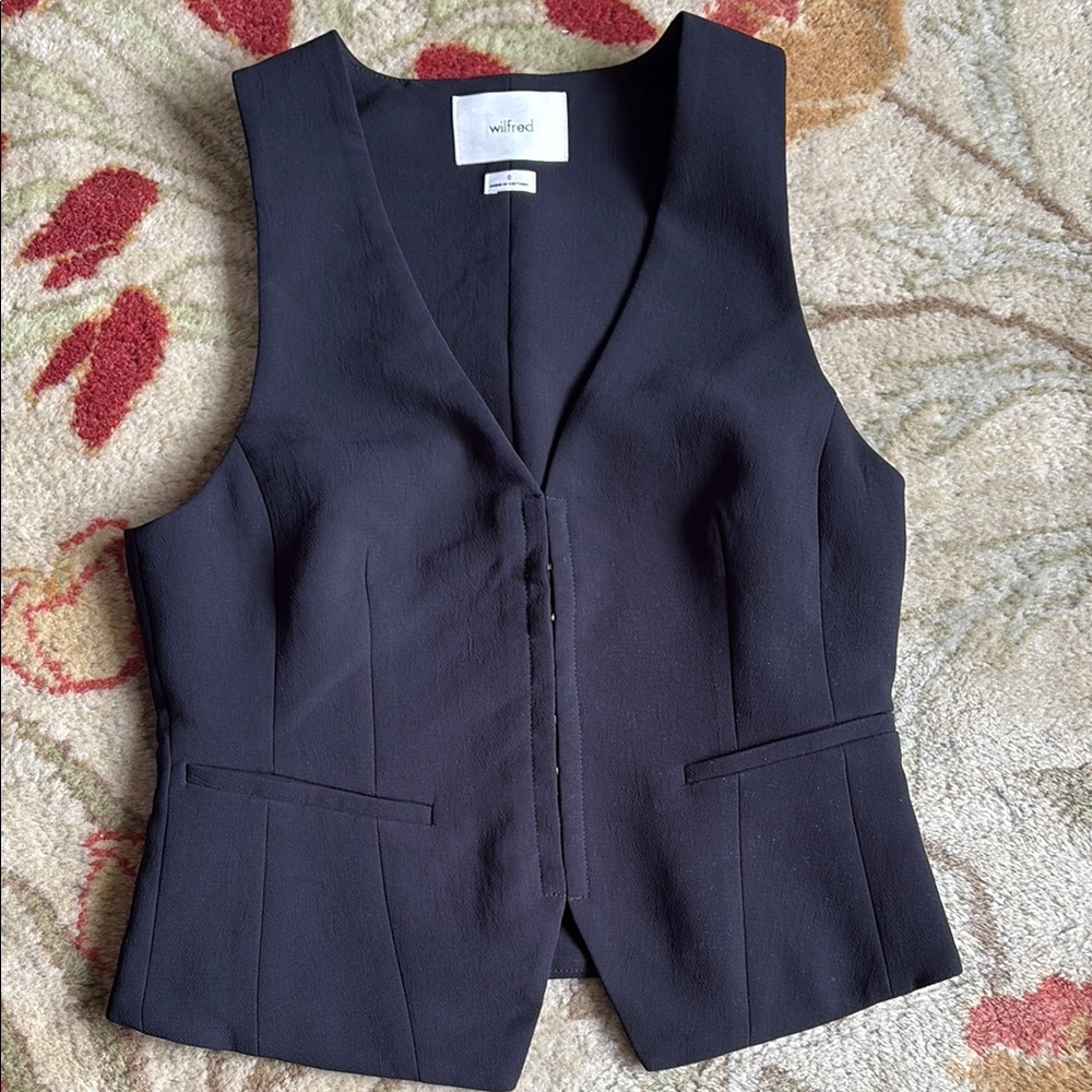 Aritzia Wilfred Attire Vest Crepette